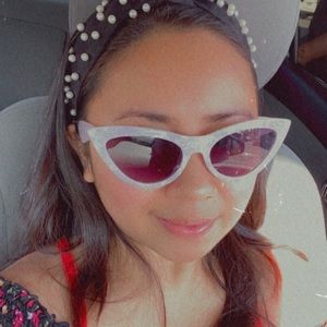 Meet your Posher, Joy